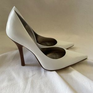 Guess Shoes, Size 8, White Pointed Stiletto Pumps
